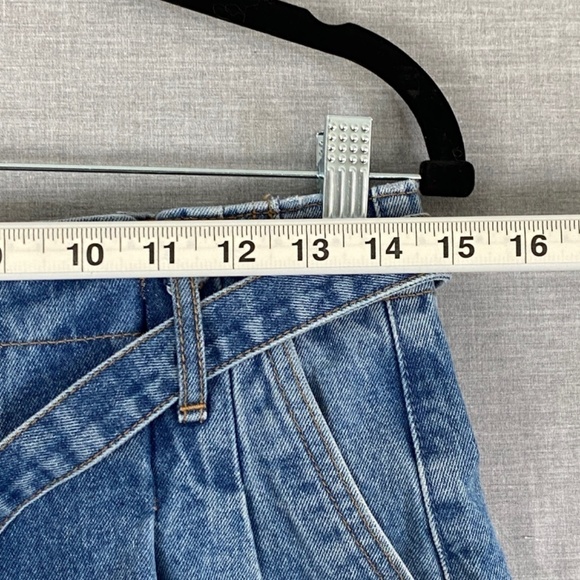 Abercrombie & Fitch Denim Shorts Womens 8 Natural Rise Button Fly Belted Waist - Picture 9 of 12